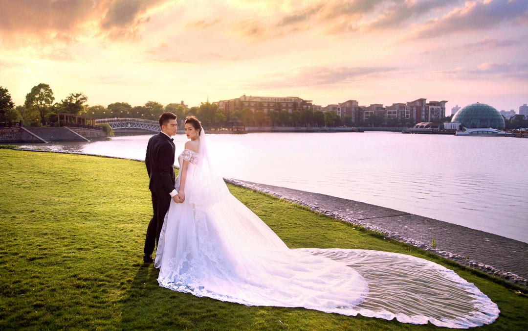 店慶+抵現(xiàn)金活動+12服12造+15大禮品贈送