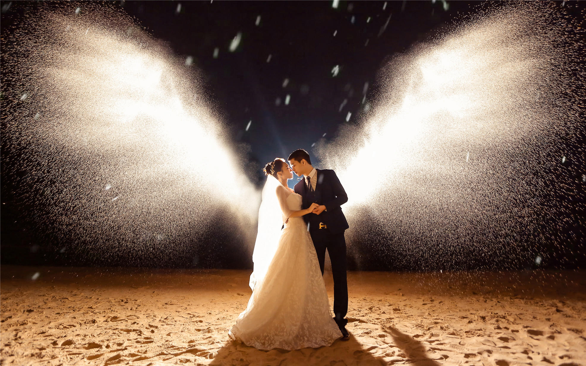 『520』大放價(jià) 廣州沙面內(nèi)外雙景婚紗攝影