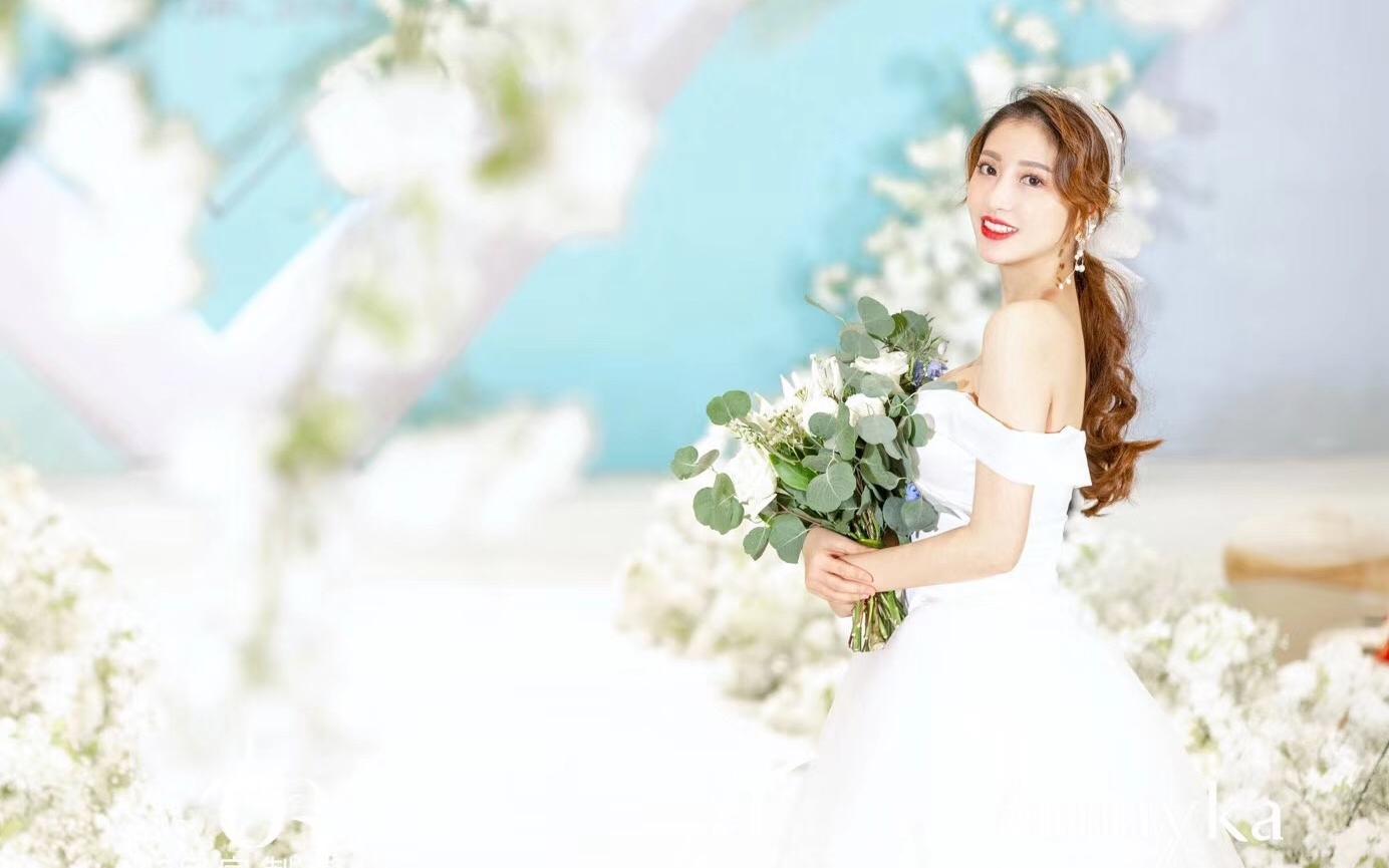 资深档美妆师  送新郎妆及造型