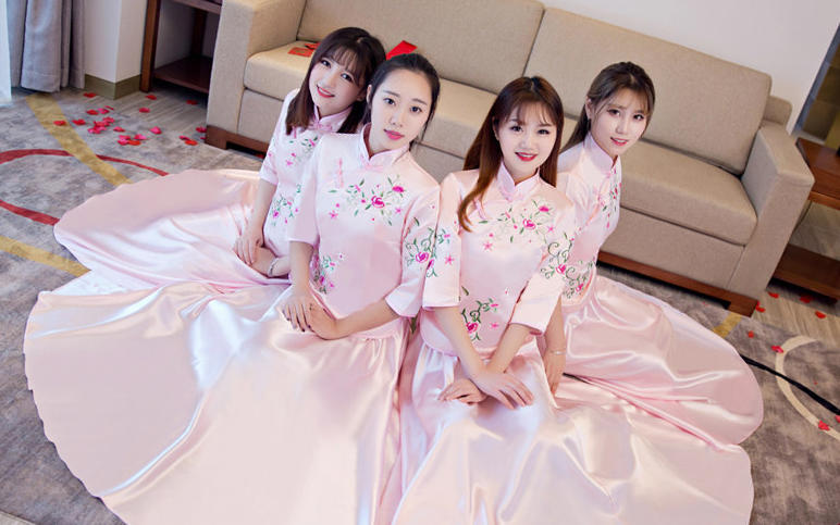 粉色伴娘服中式改良姐妹裙长袖立领旗袍