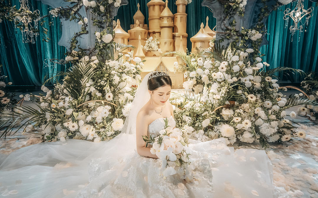 【资深】简约/韩式/中式跟妆+亲友妆+粉红豹玩偶