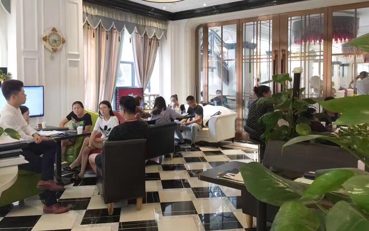 我们是一群热爱舞台、热爱分享幸福的传奇主持人。