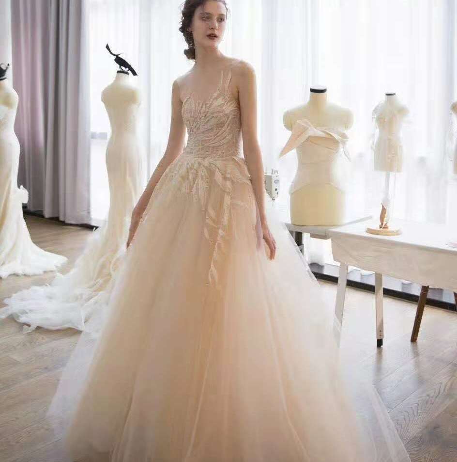 飘逸轻纱 出门 草地婚礼