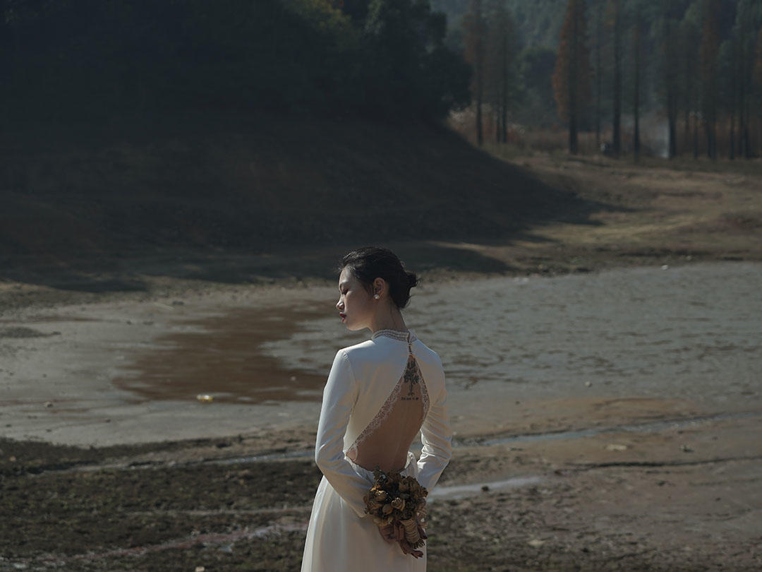 Emerald|《Eva伊娃》复古蕾丝缎面轻婚纱