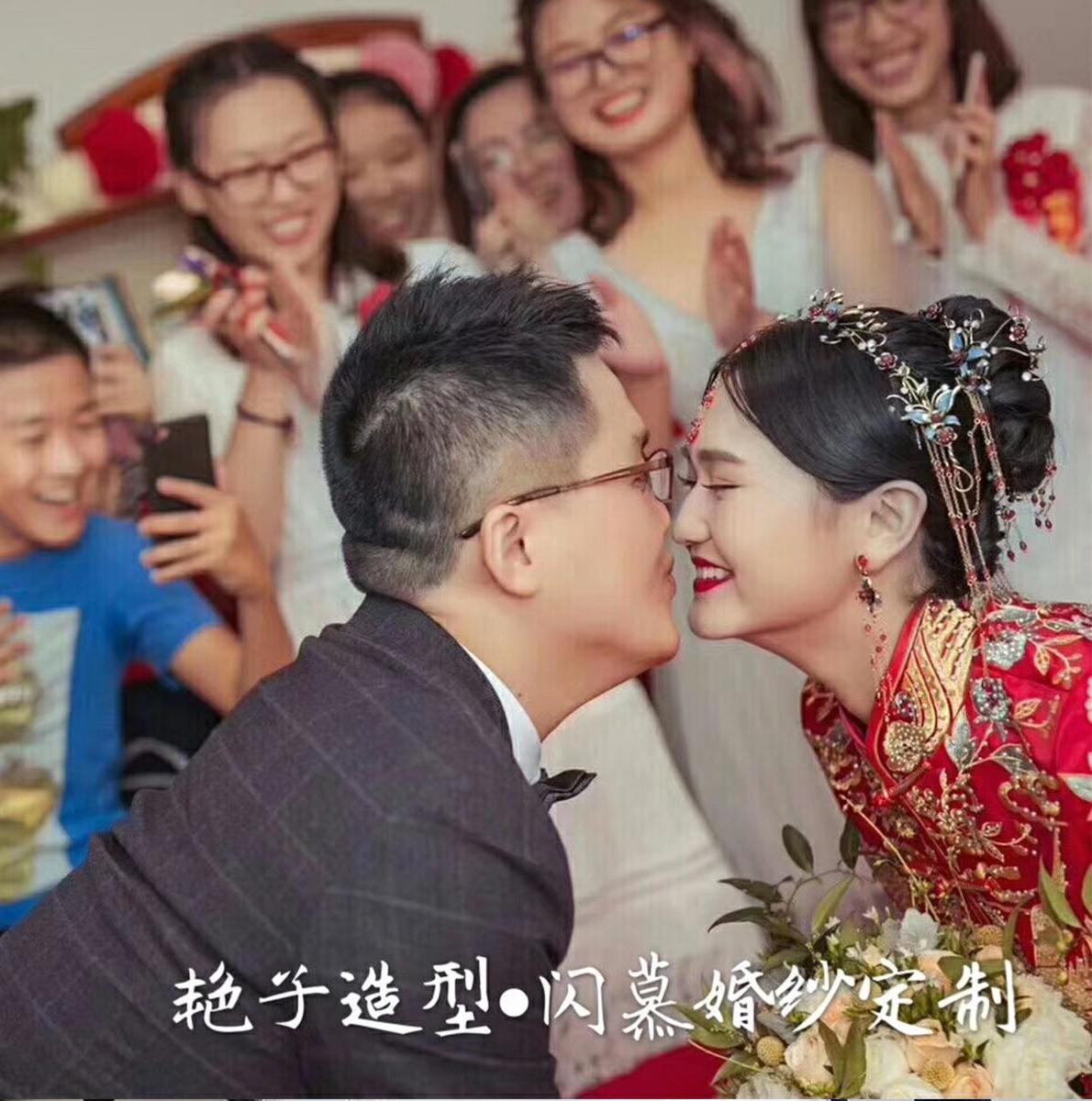 【闪慕婚纱】完美婚礼形象设计套餐（礼服+跟妆）