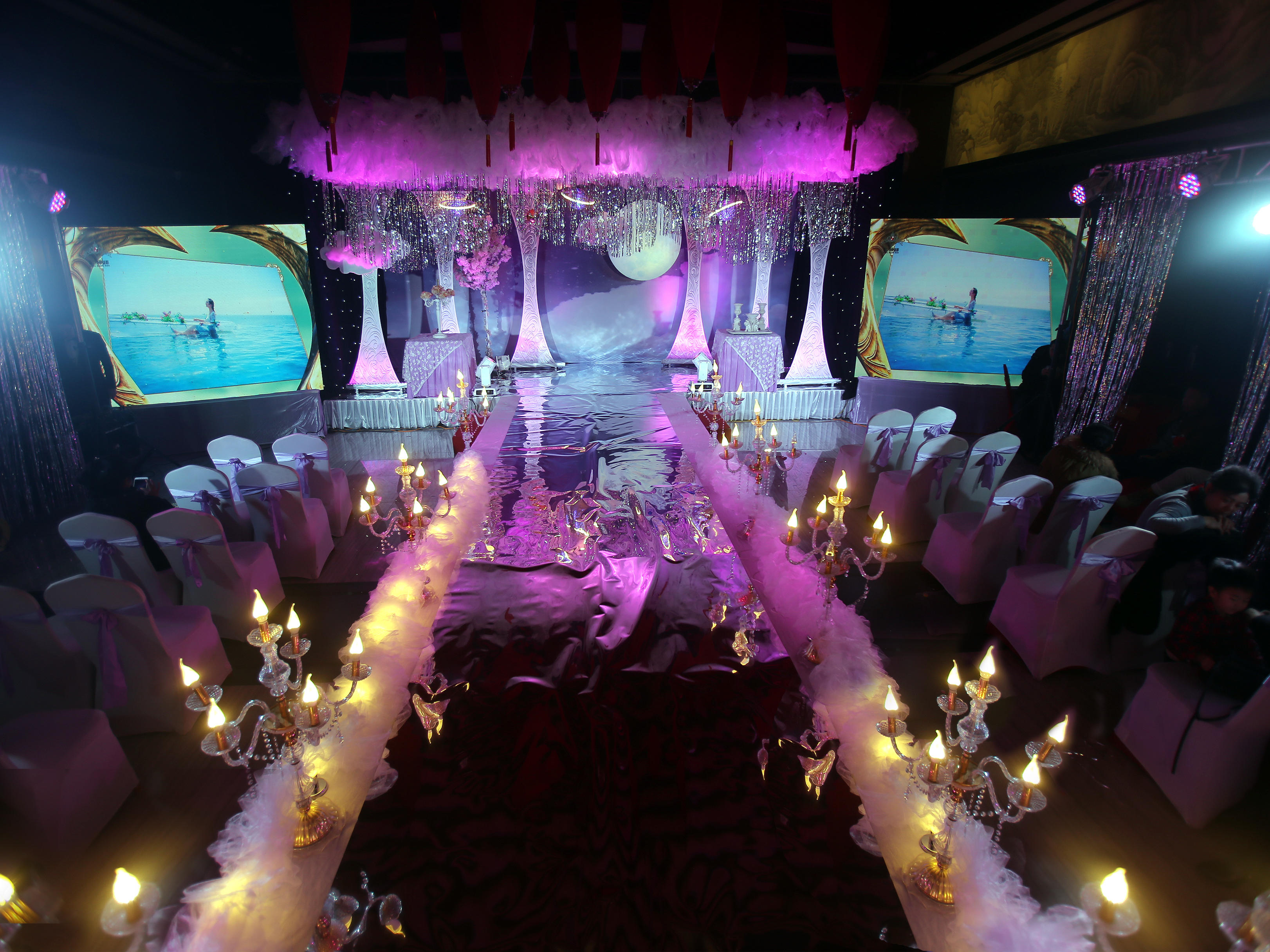 纯白之月——云与树交织成永恒，云雾星辰为你祈愿