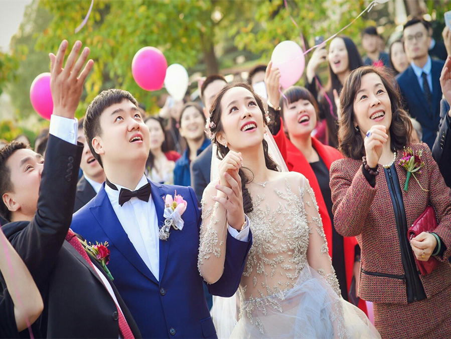 婚礼主持+婚礼化妆+音乐督导