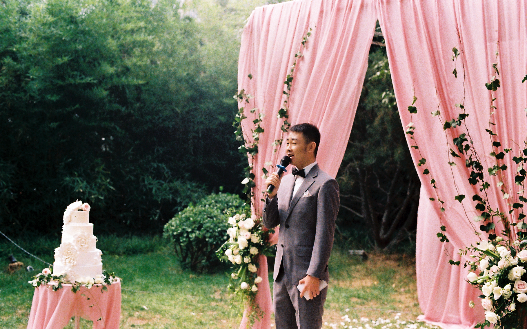 贴心升级婚礼服务|现场主持＋新娘秘书＋婚礼DJ