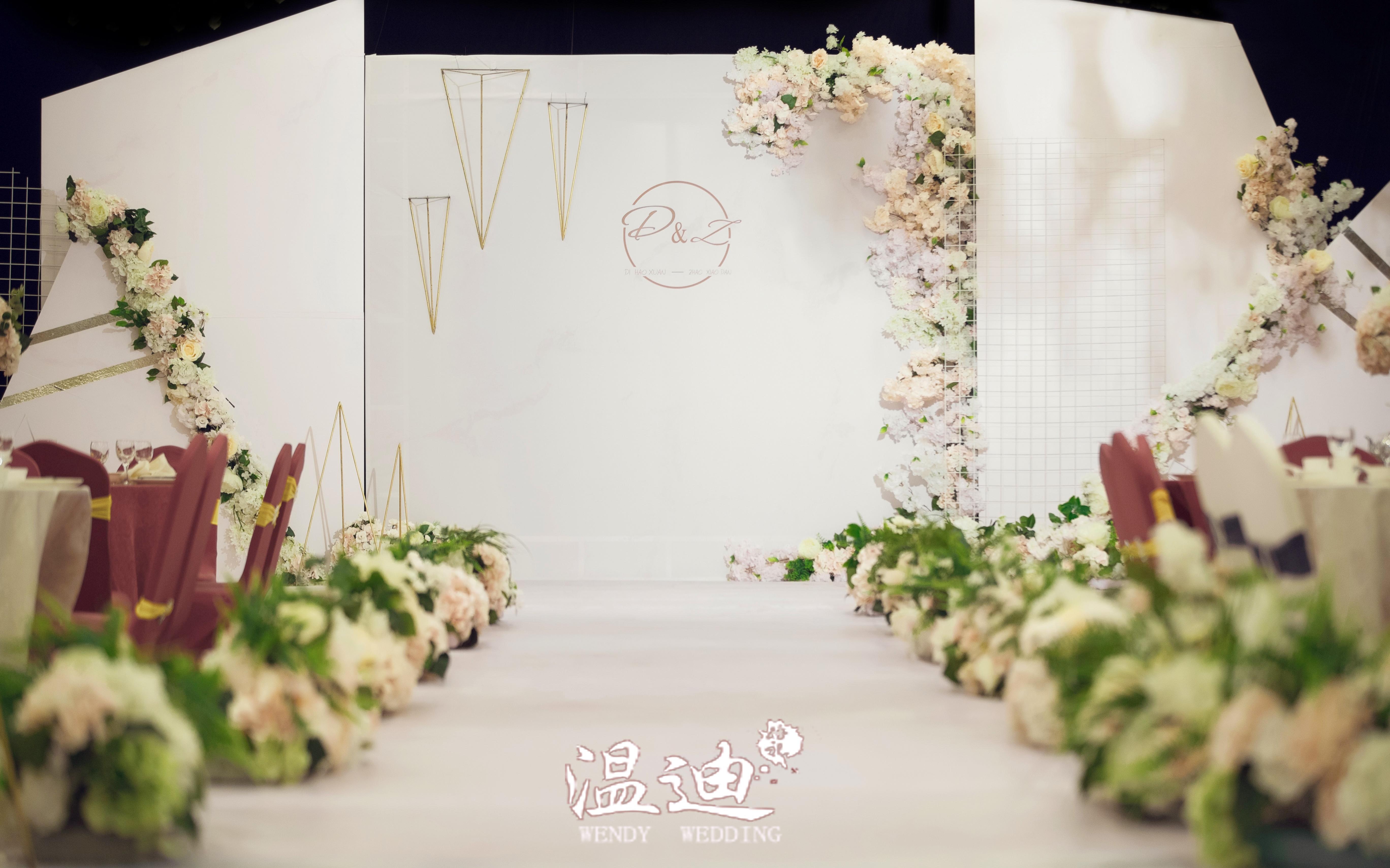 温迪婚礼—新中式钜惠含场布+四大金刚+灯光音响