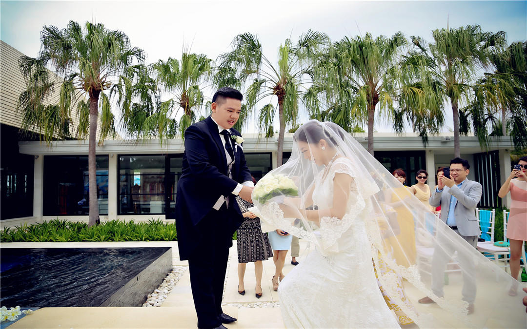 巴厘岛皇家兰花水上婚礼，乐惟海外婚礼南京店