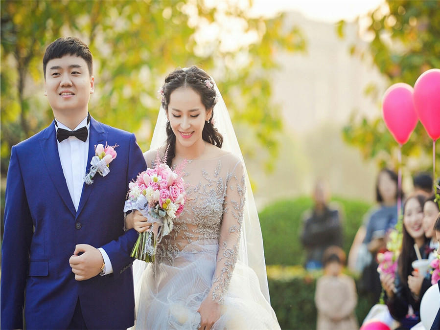 婚礼主持+婚礼化妆+音乐督导