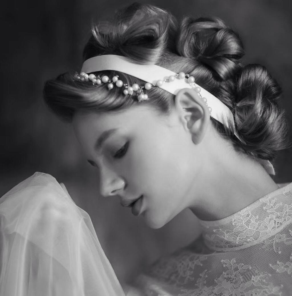 【轻纱婚纱】复古蕾丝缎面高领出门纱