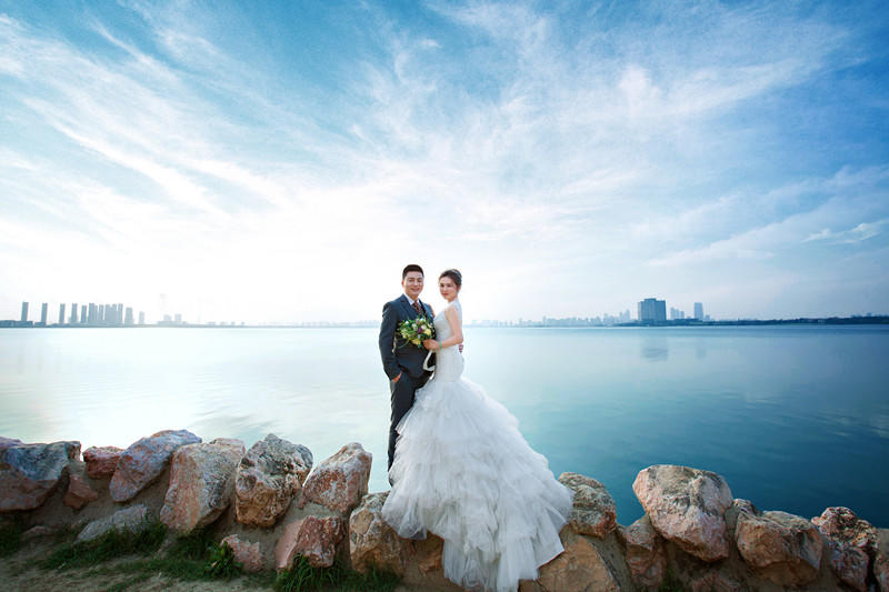 總監(jiān)掌鏡頭VIP+明星客照?qǐng)F(tuán)隊(duì)+外景任選