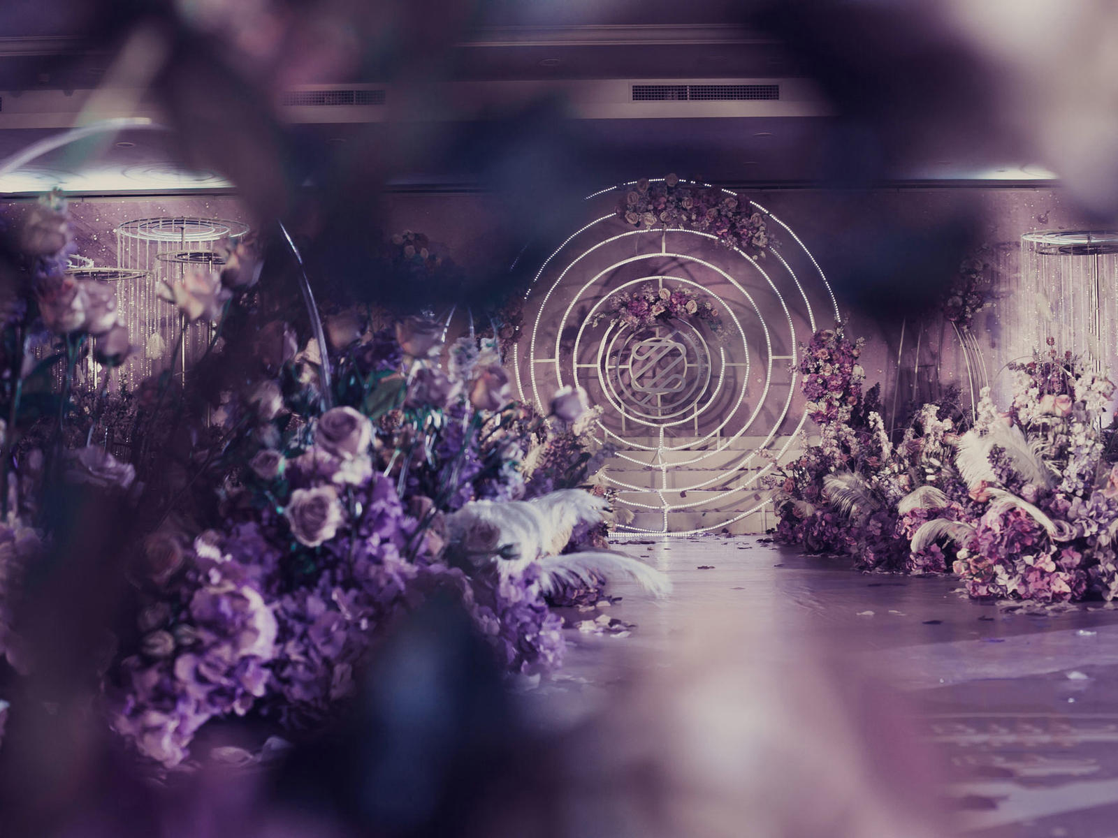 《激光》紫色系浪漫气氛强烈西式婚礼