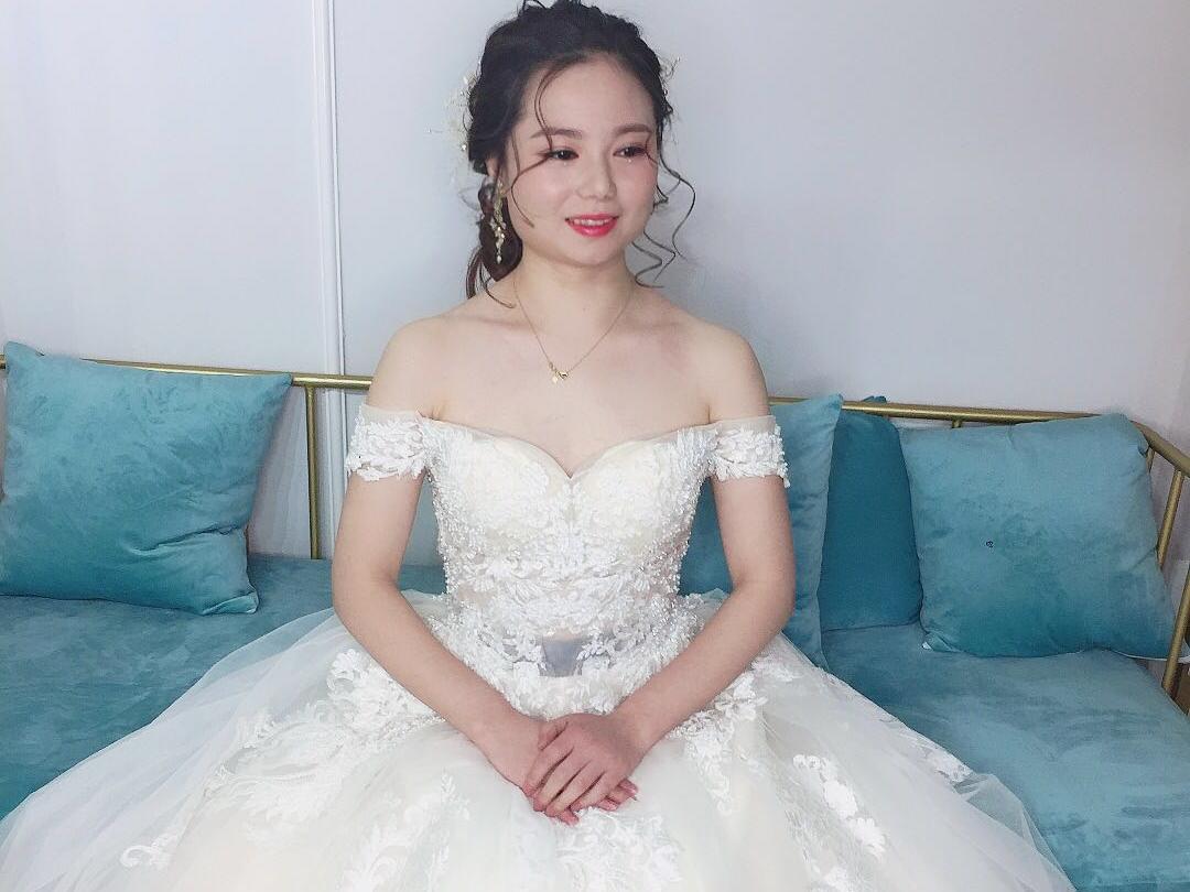 婚纱礼服B套餐（齐地纱或秀禾、大拖尾、敬酒服）