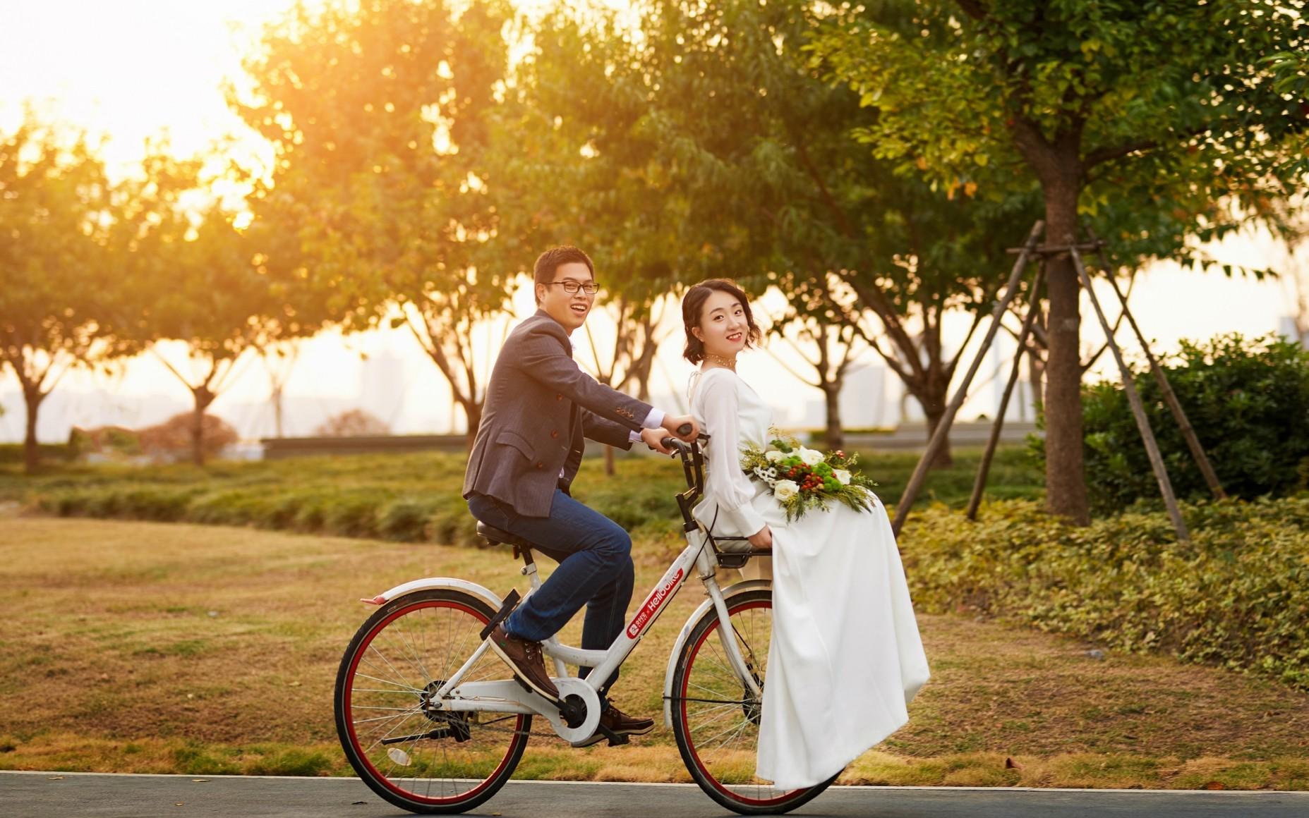 【素色影】城市輕旅拍八服八造   45張精修