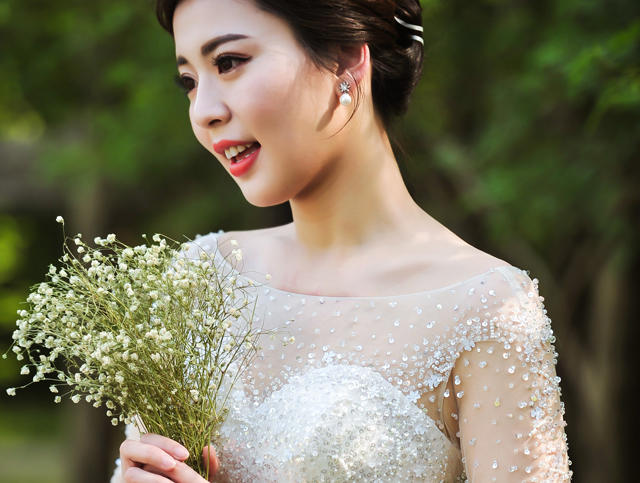 【绣阁嫁衣】  超级爆款  闪耀长托婚纱 