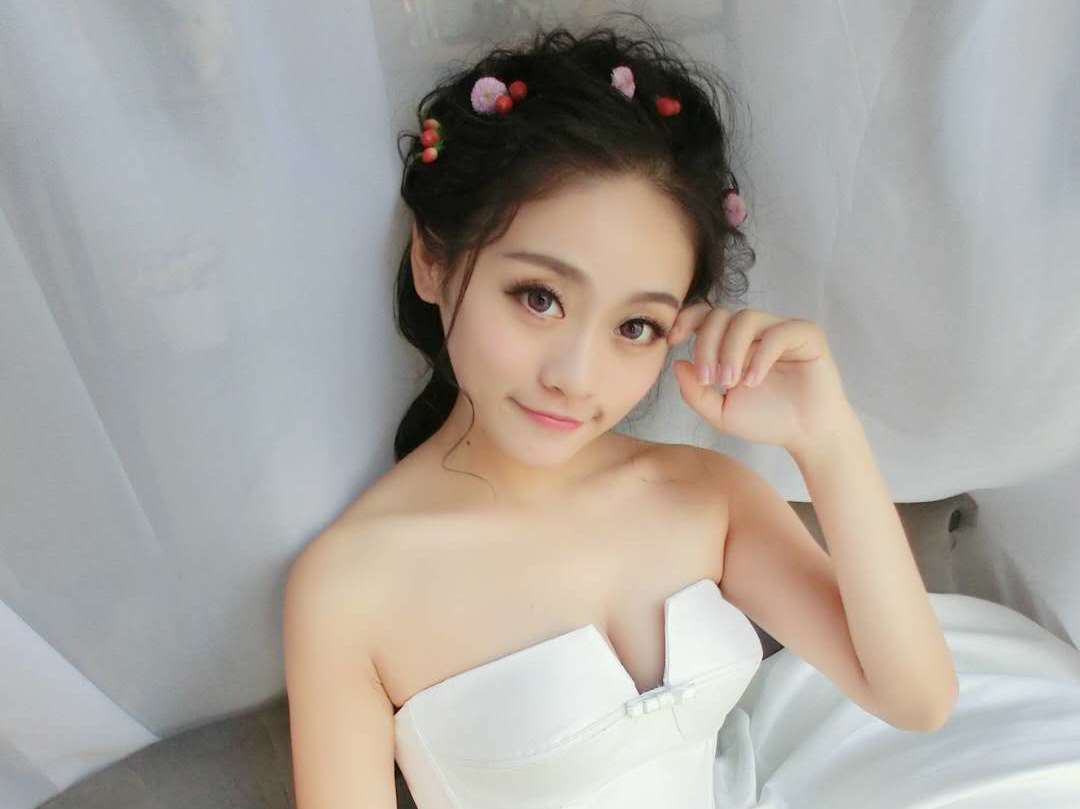 [晓晓美妆]资深档森系唯美妆发3-4套 送亲友妆