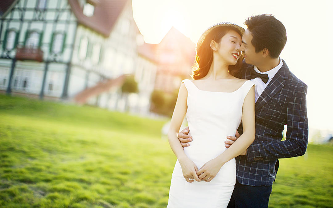 【帶上婚紗旅游】總監(jiān)定制拍攝丨三對一服務