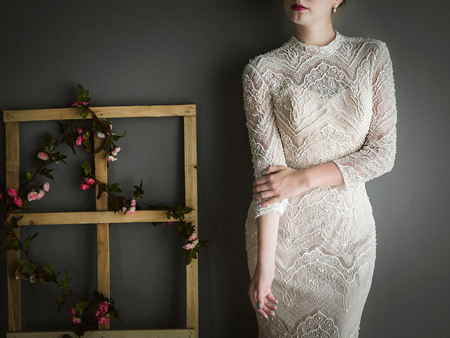 实拍法国蕾丝面料随体主纱礼服