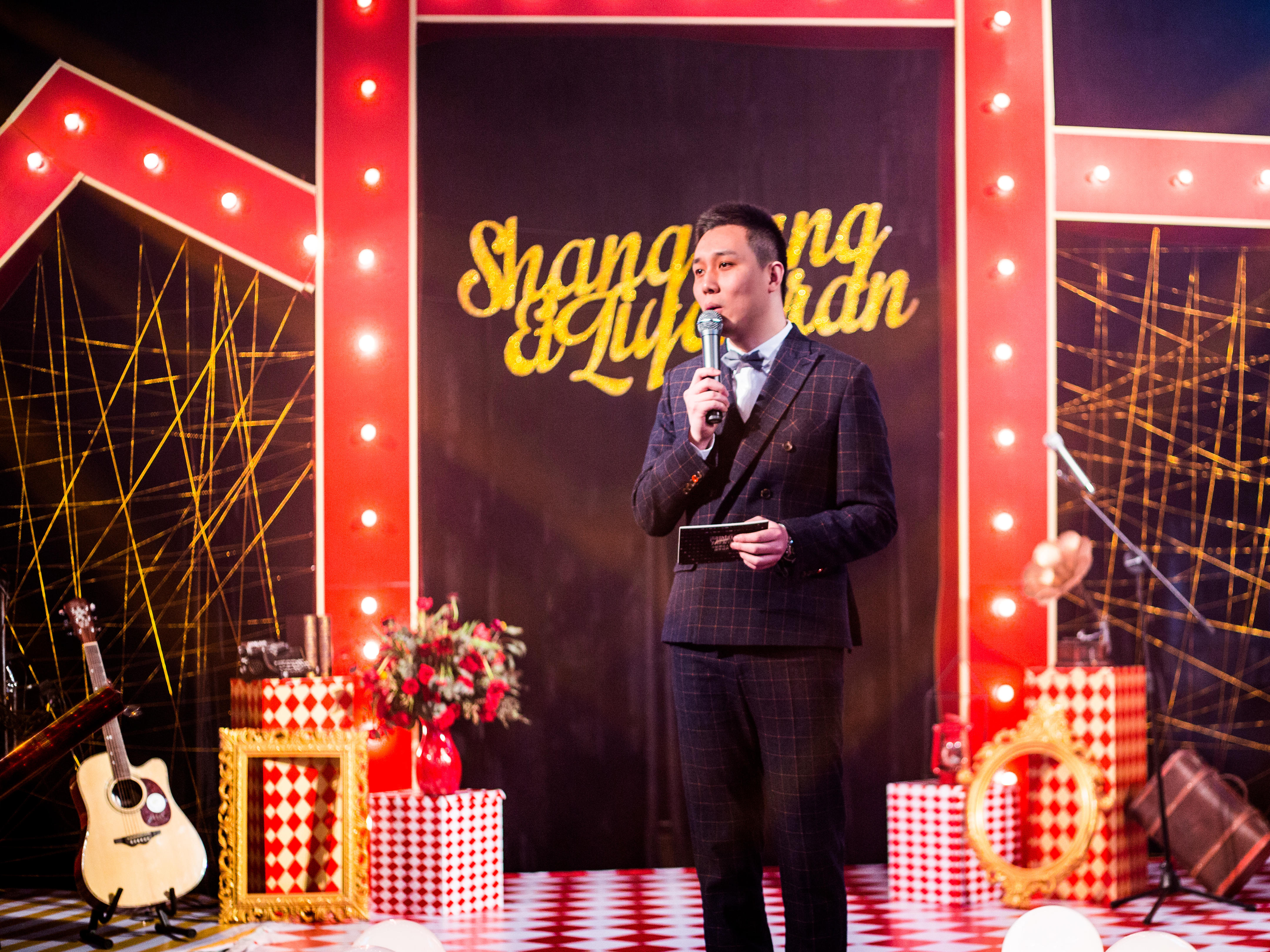 沟通策划+彩排+主持+现场督导+DJ