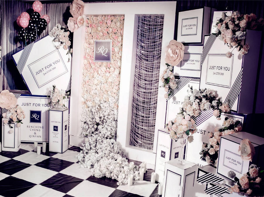   新时代黑白配婚礼布置