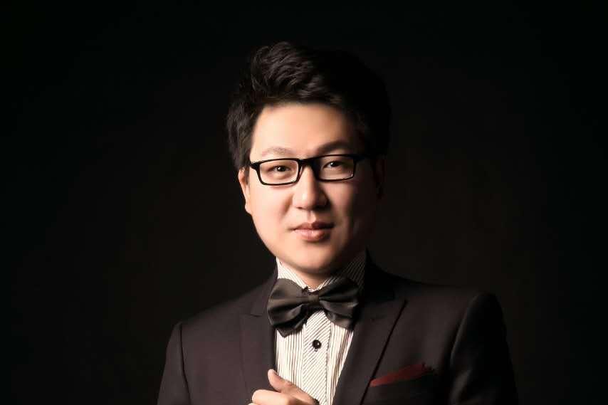 龙君一个可以实现新人喜好和想法的西式婚礼主持人
