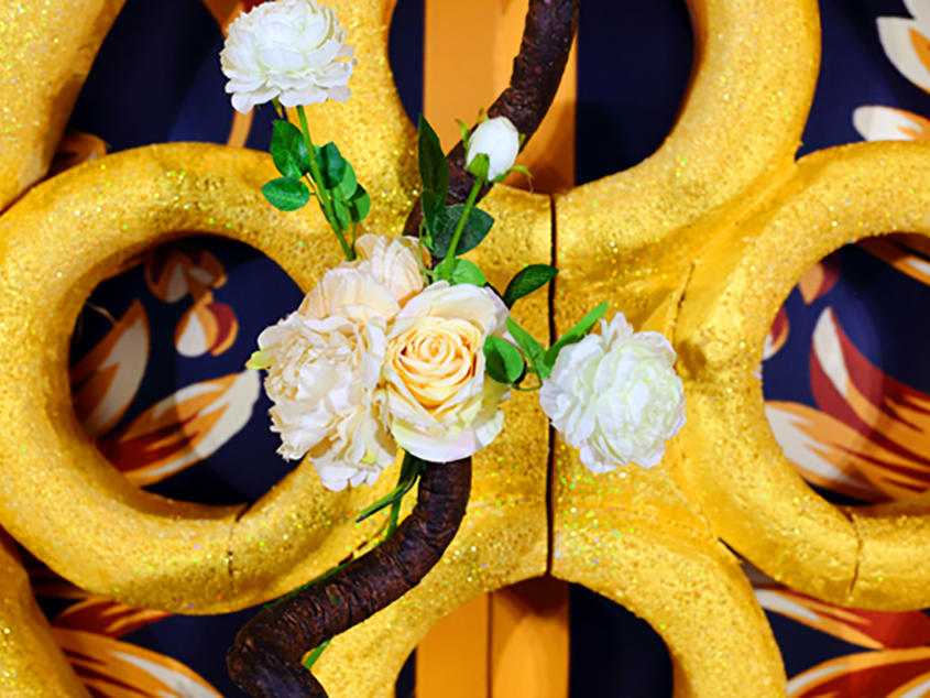 梦幻公主王子城堡婚礼--《世纪星辰》