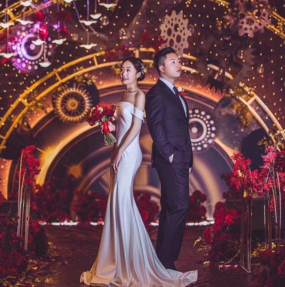 【性价比推荐】9件套租赁+定制款头纱+伴娘服