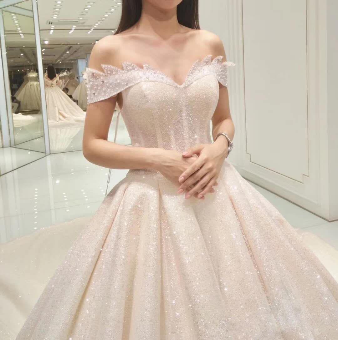 【超值租赁】女王·嫁件套租赁 全款送灰姑娘水晶鞋