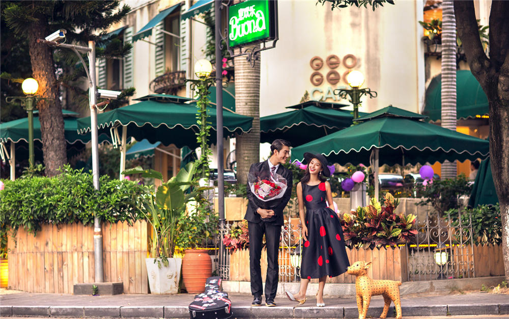 《金色经典摄影》城市旅拍特惠套餐