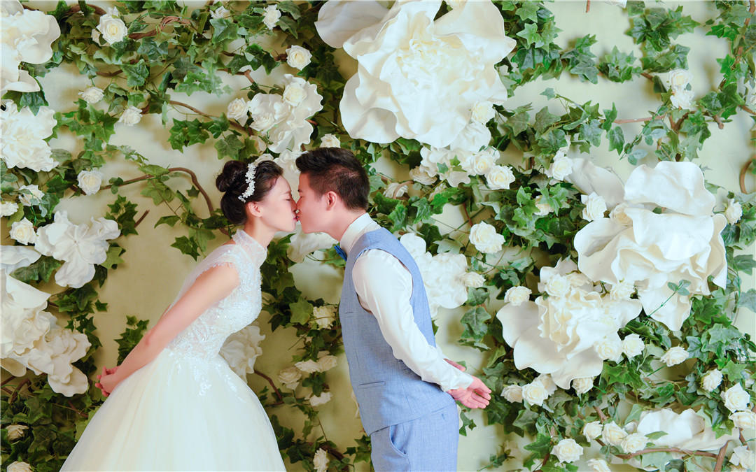 【花灵精致婚纱摄影】幸福进行时特惠立减1000元