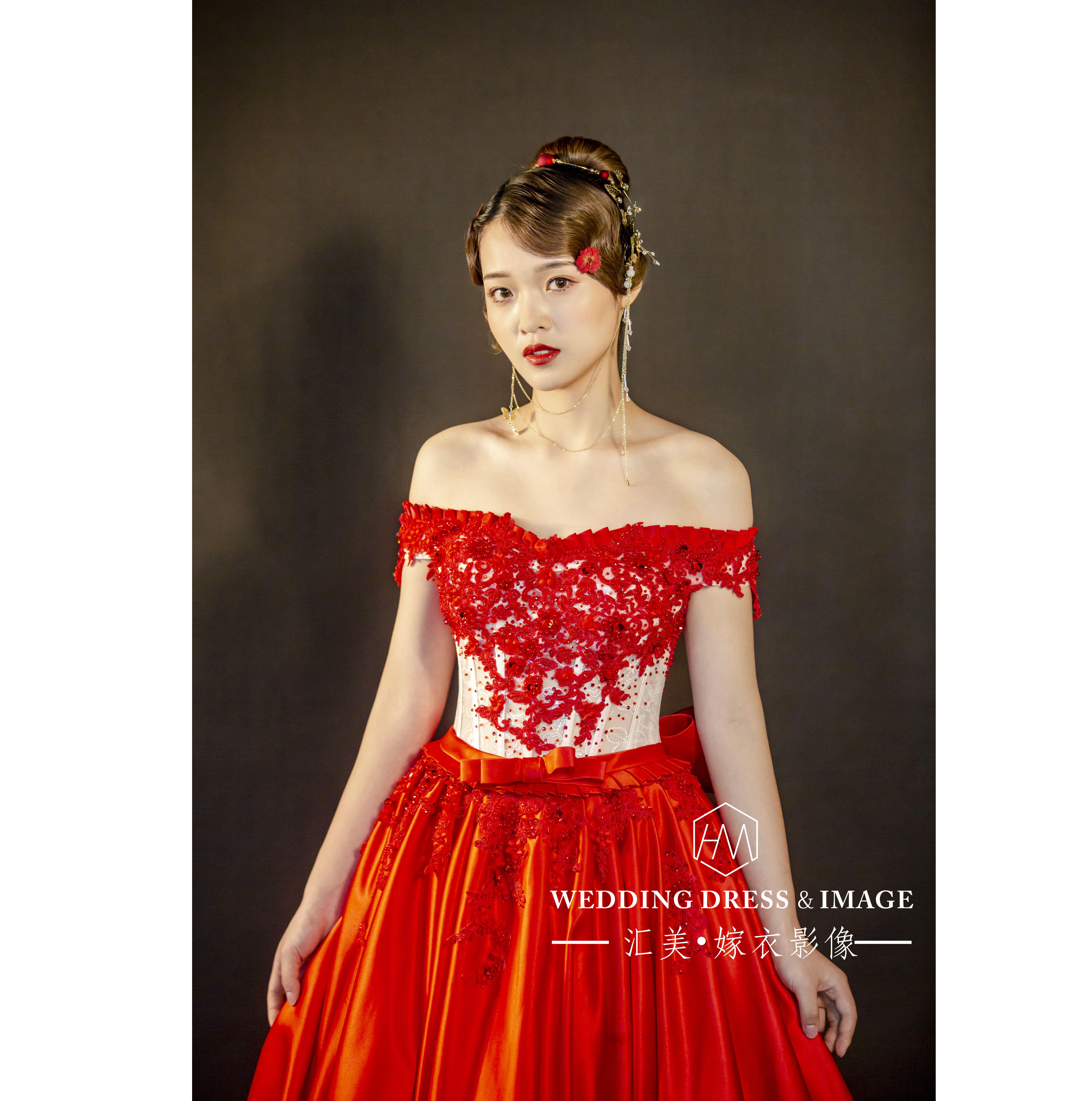 高端精品礼服    汇美嫁衣影像