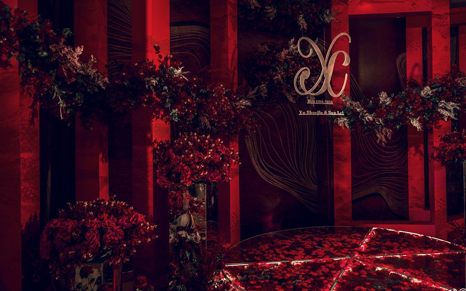 浓墨重彩的爱情，肆意挥洒的爱只给你一人