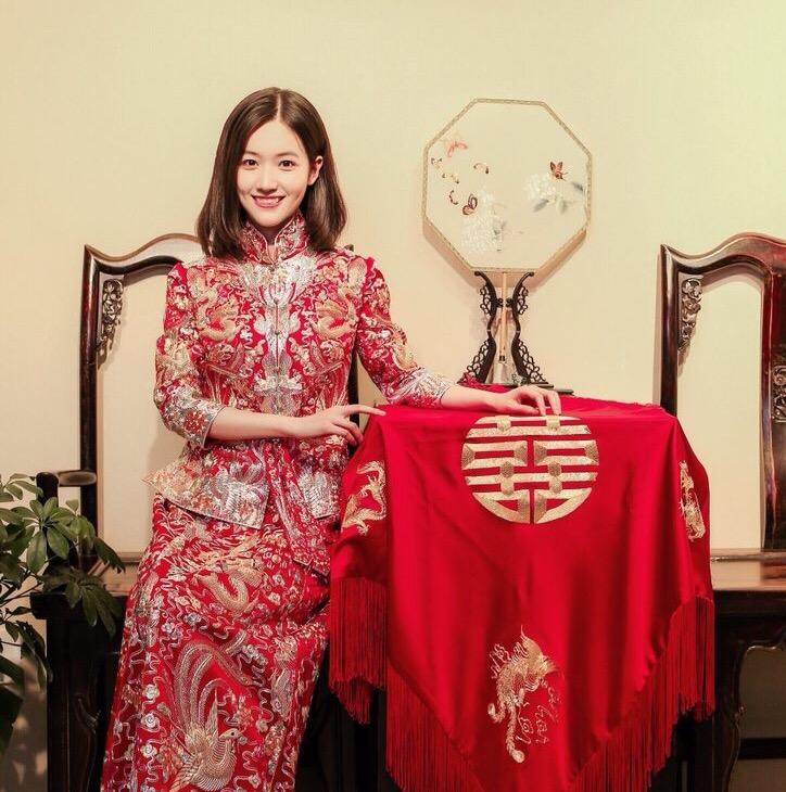 【超值套餐】央视上榜嫁衣 挂黄大中小五福租赁