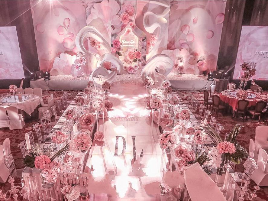 四大金刚+场地布置+婚车装饰全包——邂逅 