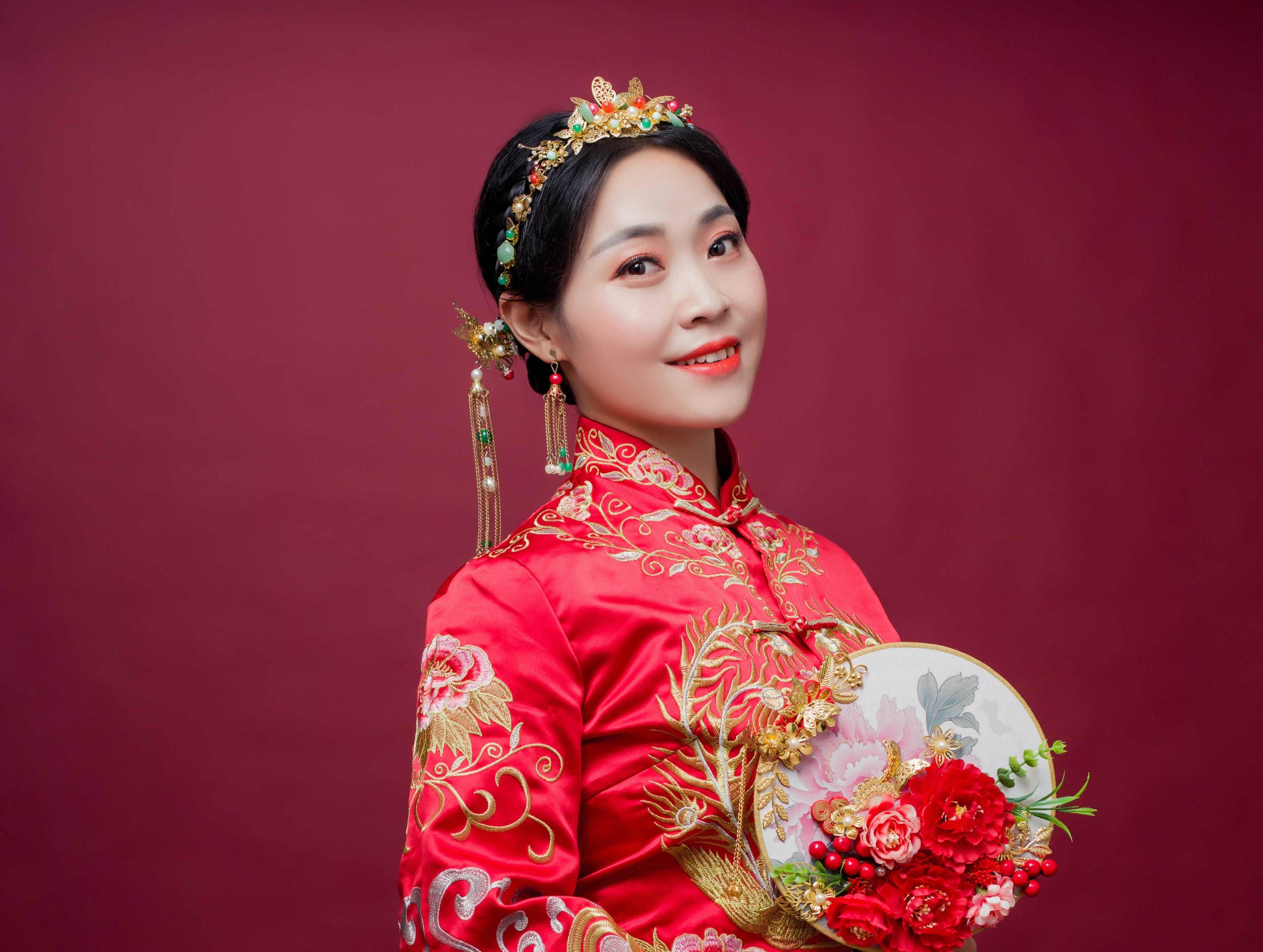 资深档全程跟妆两次妆面 造型 送妈妈跟伴娘妆一次
