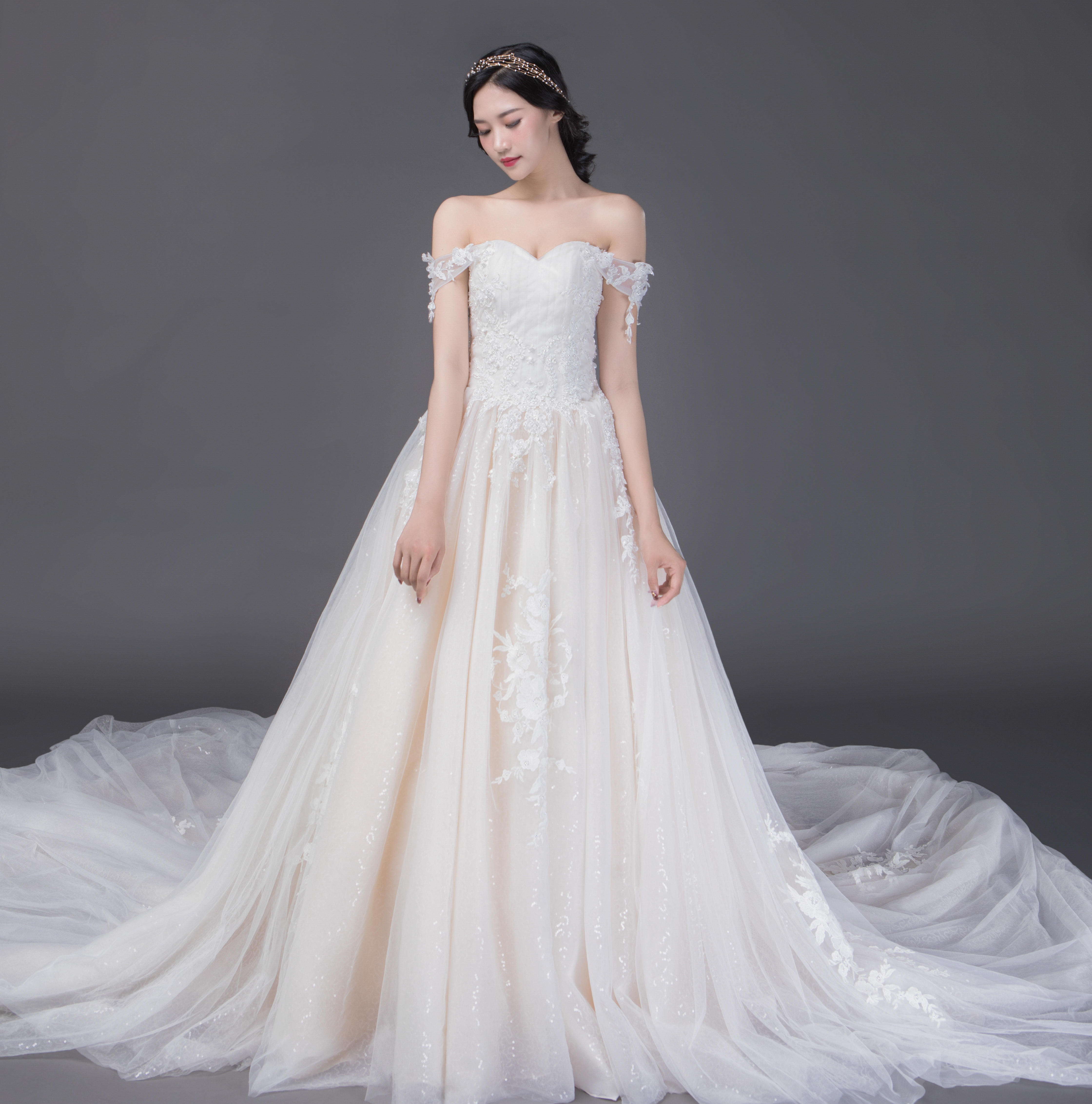 【预售直播超值套餐】婚纱+礼服+裙褂+全程跟妆