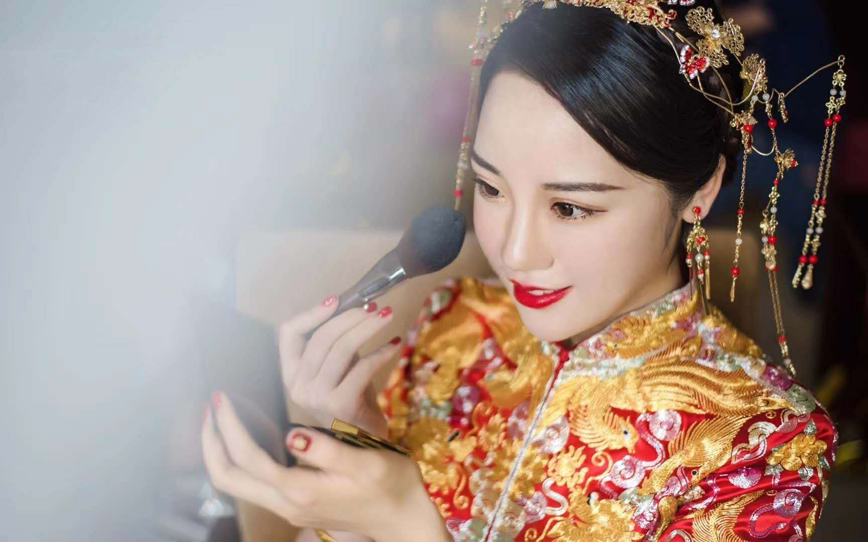 【皇后嫁衣轻奢馆】纯手绣   龙凤褂秀禾