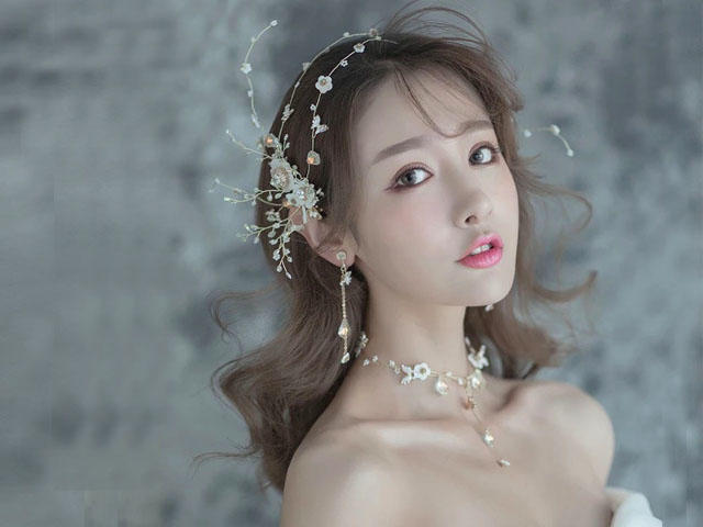 （省心套餐）组合资深档婚礼全天婚礼跟妆一线彩妆+