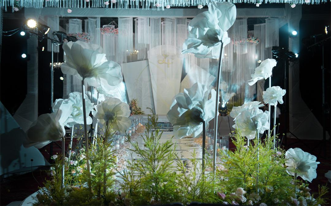 聚缘廊｜花与乐 鲜花几何元素 高规格性价比婚礼
