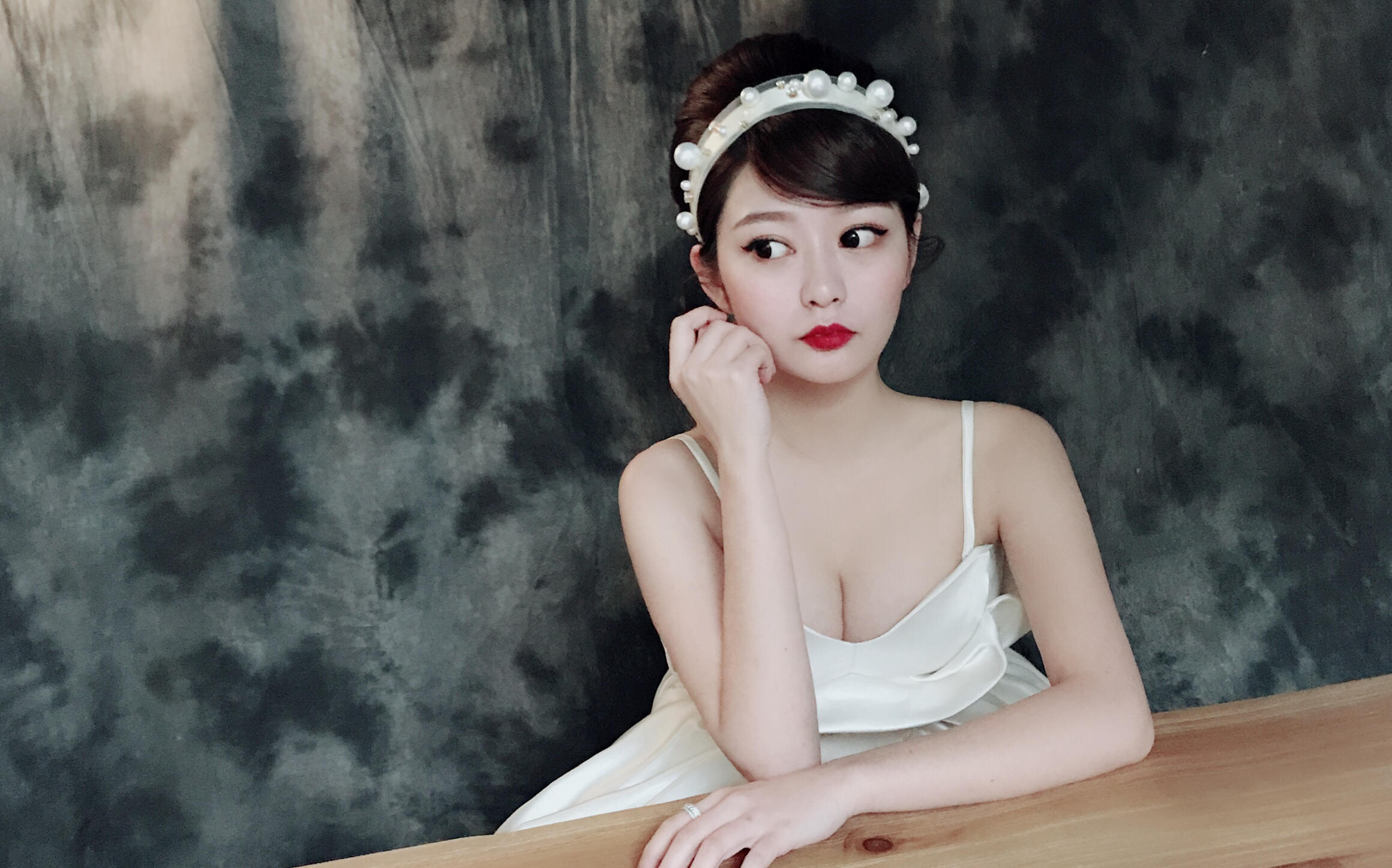 资深化妆师新娘跟妆一线品牌化妆品