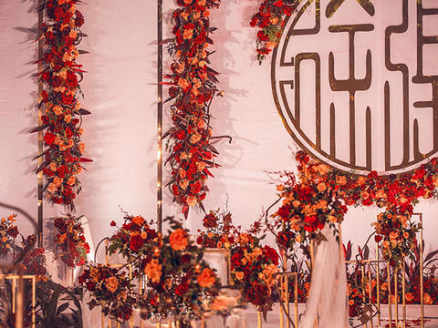 中式婚礼 大理石纹与红色花艺拼接