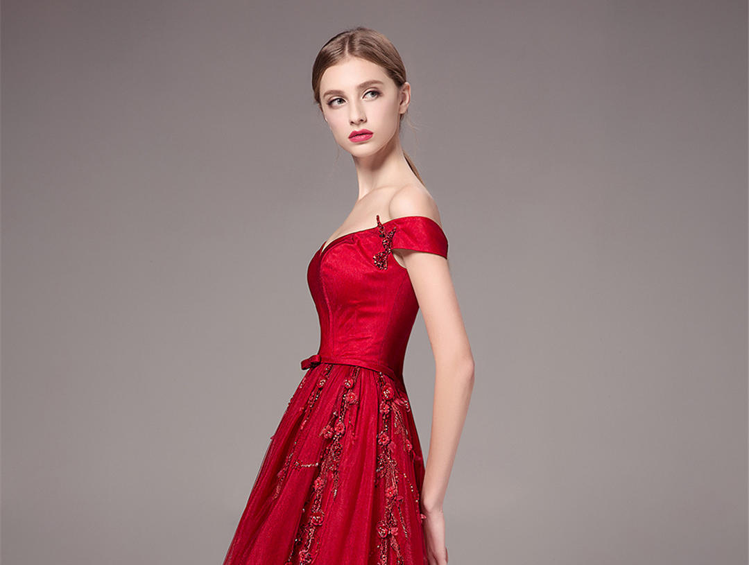 （1仪式长拖主纱 1出门纱 1礼服）配头纱 手套