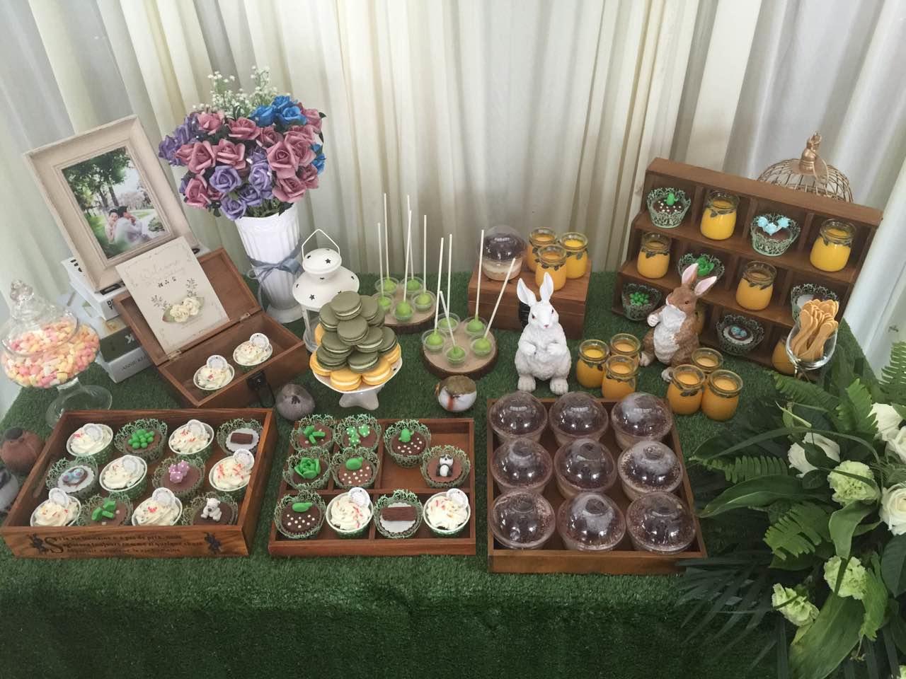 森系甜品台 以绿色清新或鲜花颜色造型为主