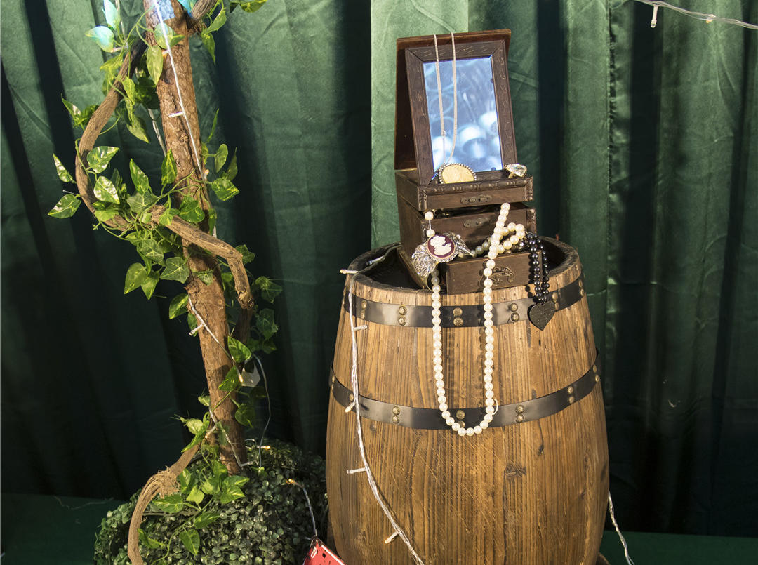 皓量婚礼私家定制——复古红绿