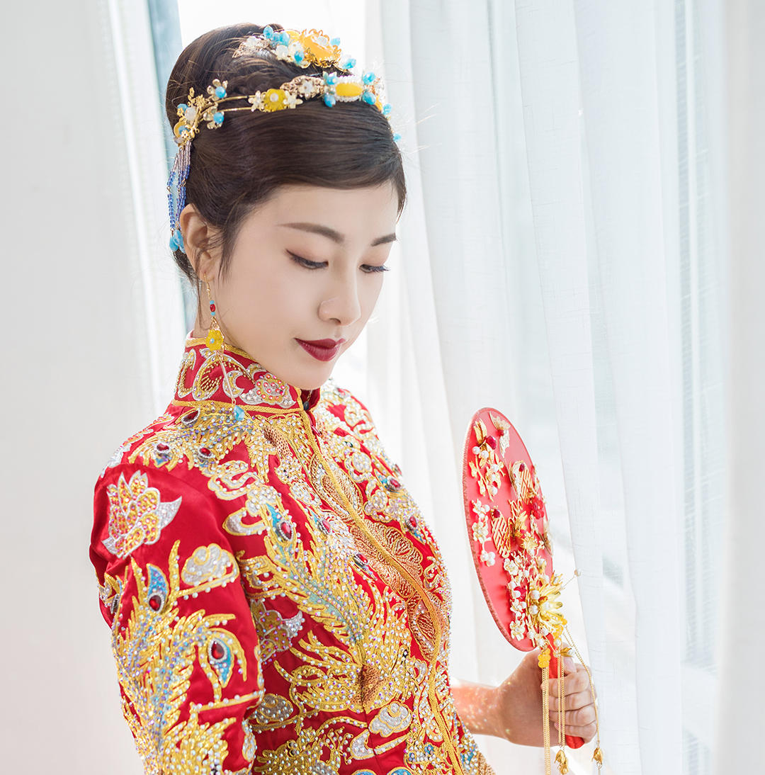 木小白的婚纱店——单件经典烫钻马来袍