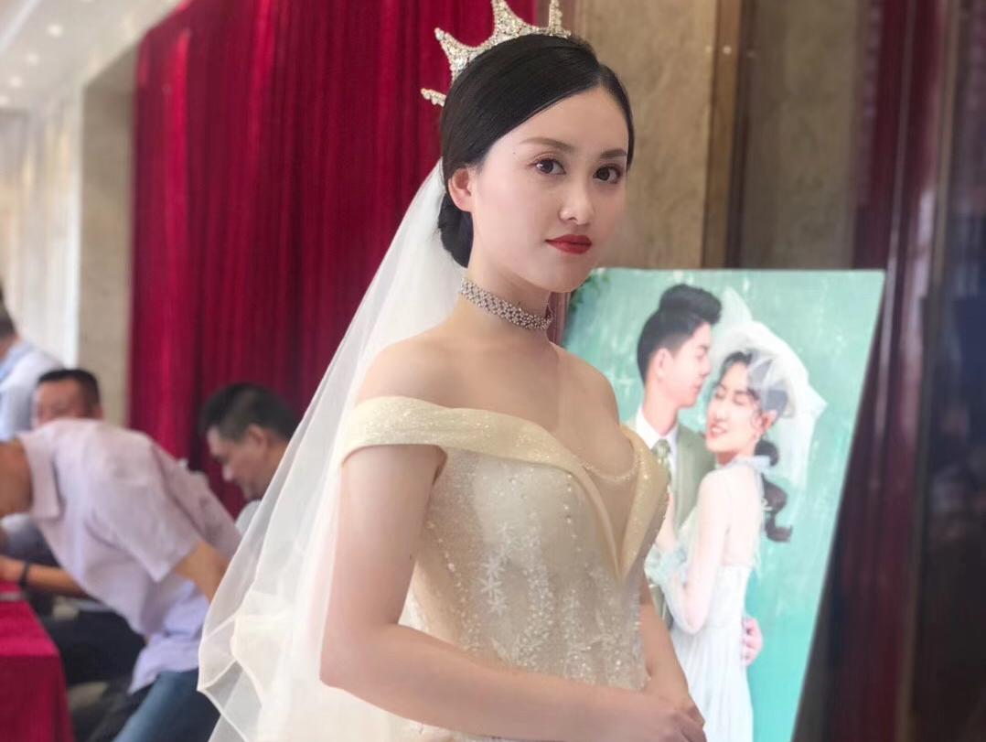 资深档全程跟妆2造型唯美简约妆容 送亲友妆