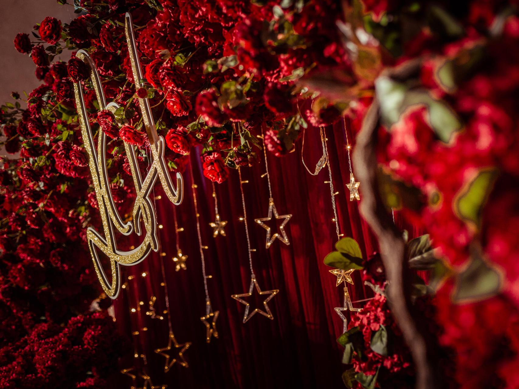 执迷 有些人 你恨不得揉碎了填在心里是真的！