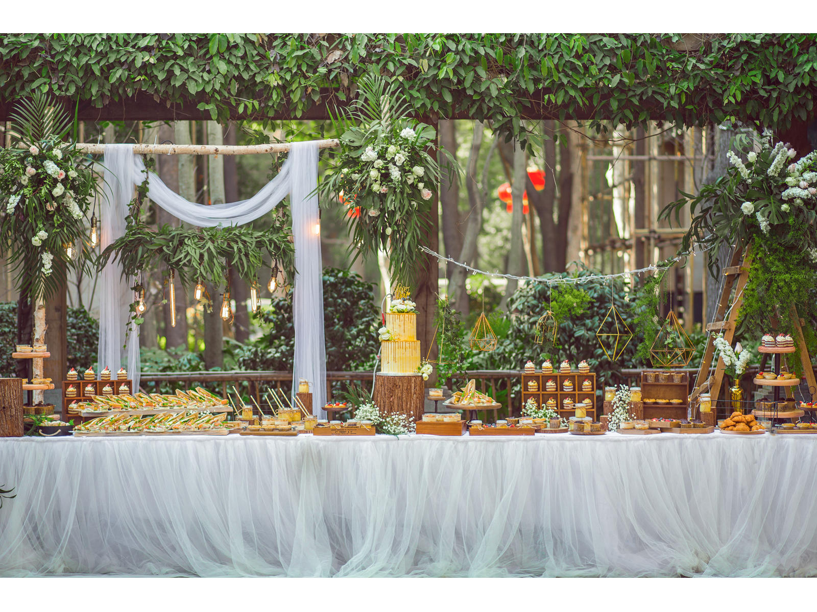 户外热推【湖滨客舍】含放飞气球/鲜花装饰